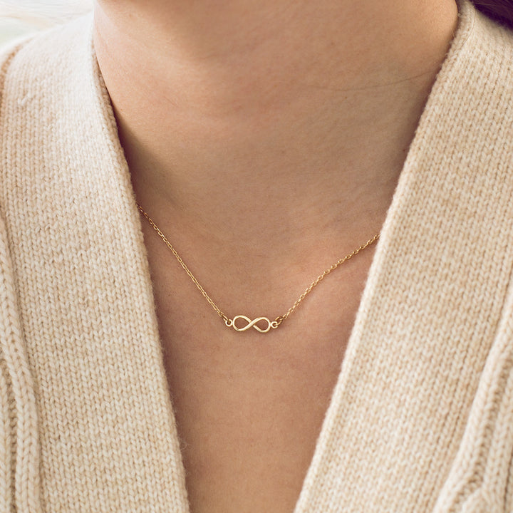 Infinity ketting en oorbellen geschenkset